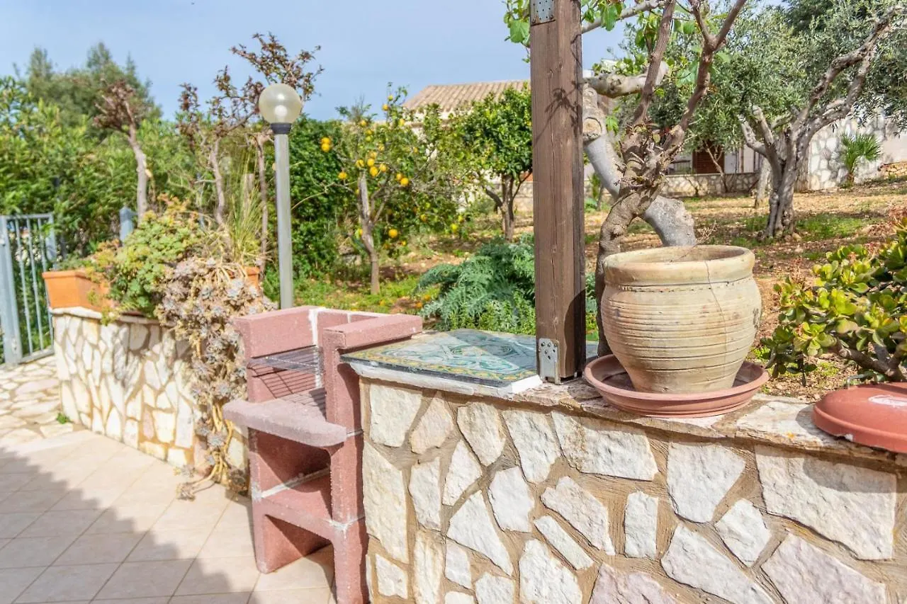 Baglio Cracchiolo Da Tuzzo - Casa Bouganville San Vito Lo Capo 0*,  Italy